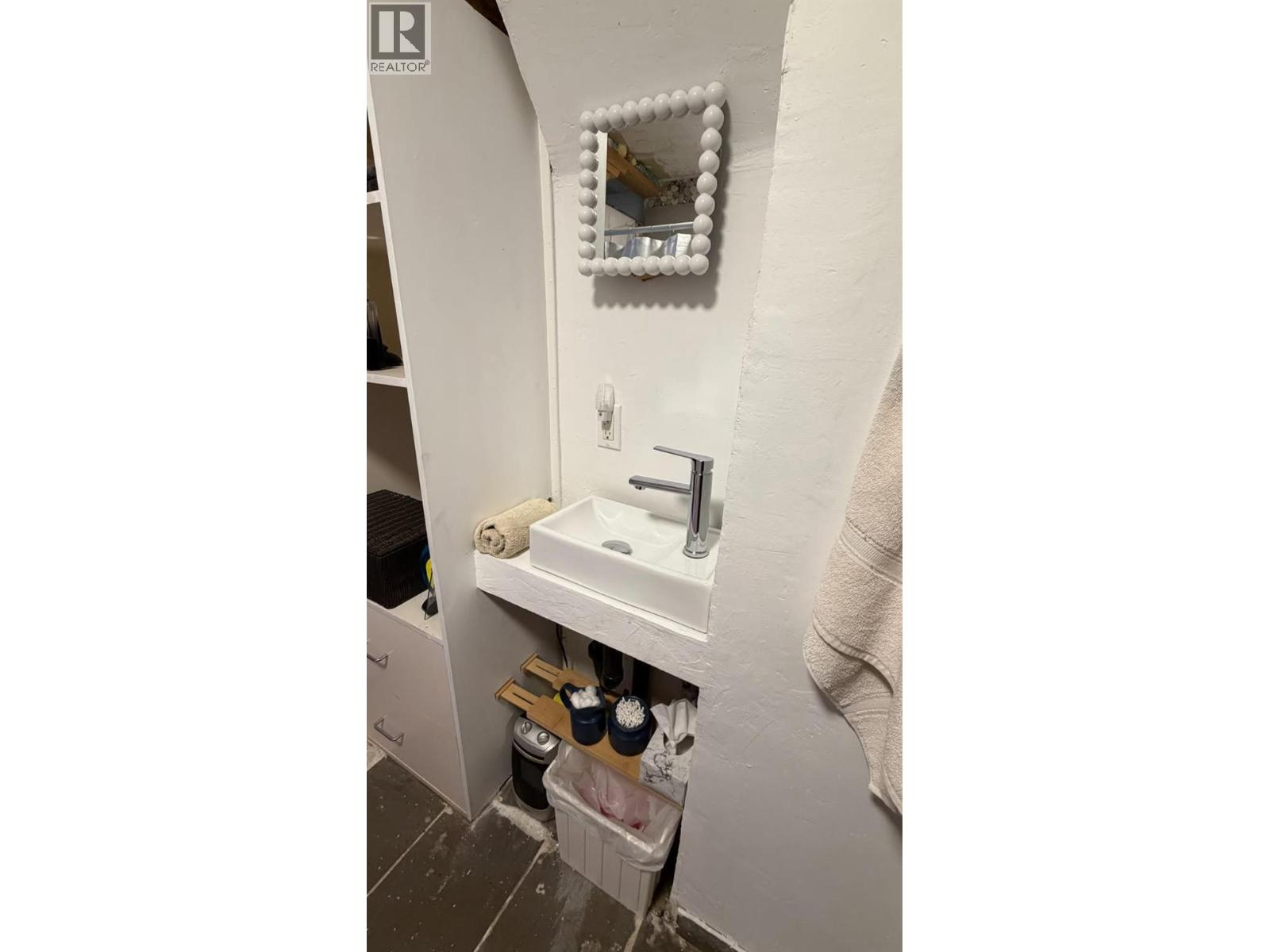 Photo 14 of 20