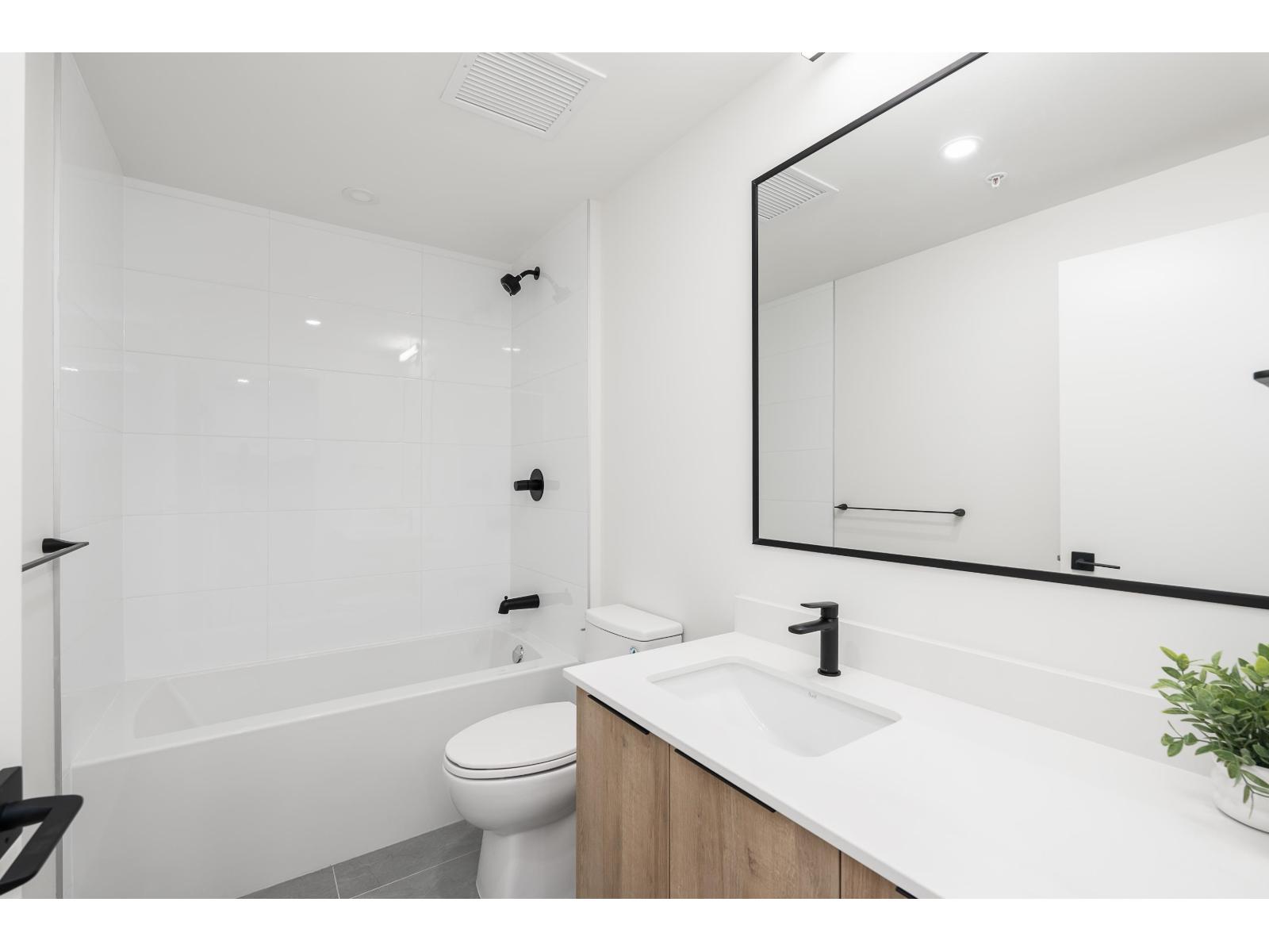 Photo of A413 7980 206A STREET 13