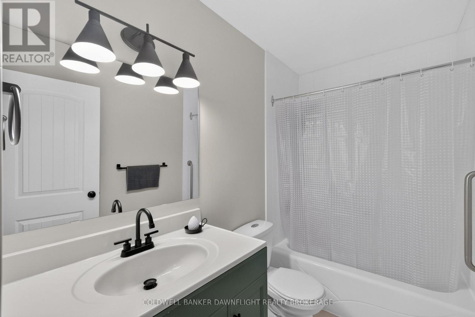 368 STATION STREET - 23