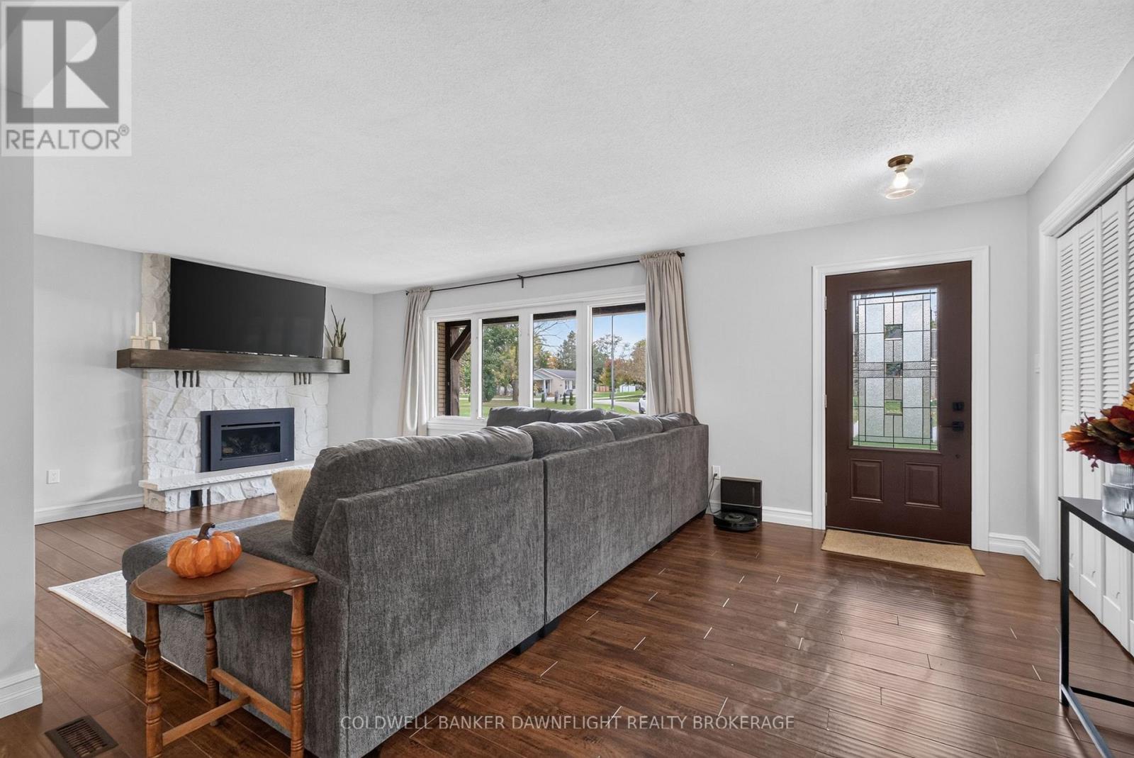 368 STATION STREET - 6