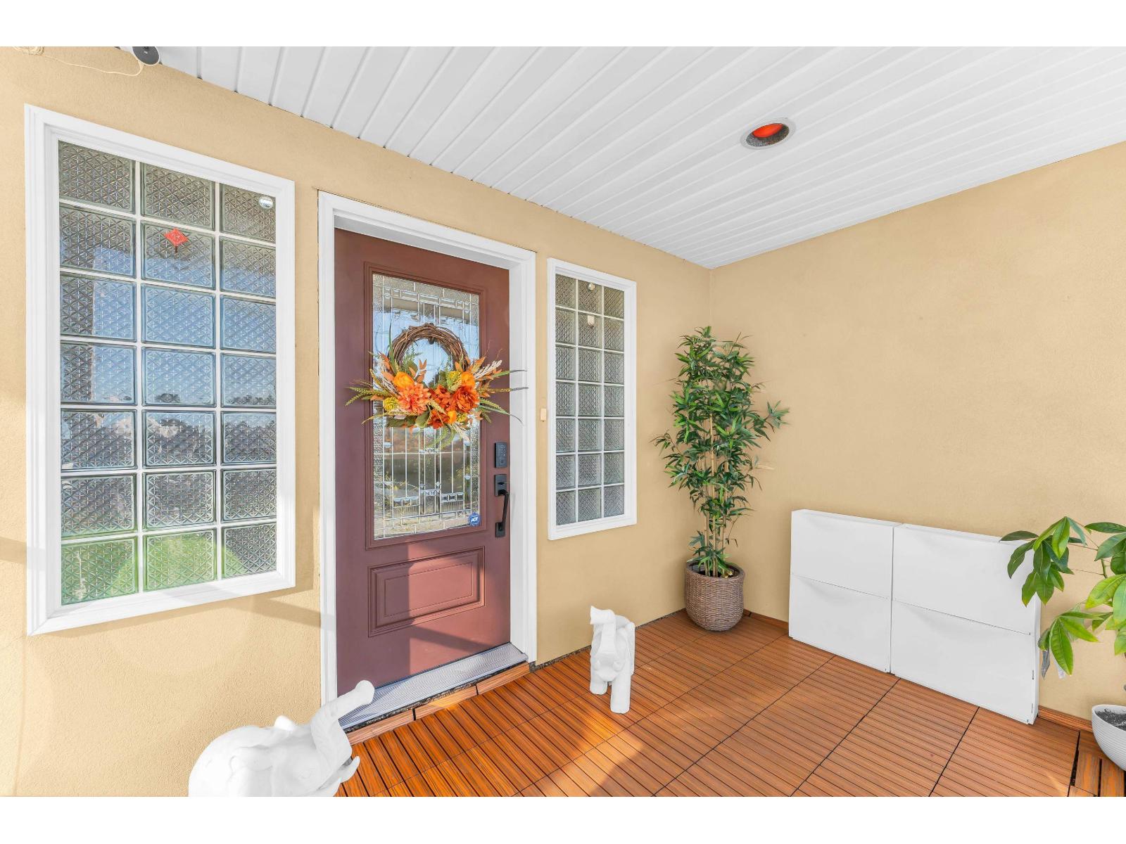15535 CLIFF AVENUE, White Rock British Columbia