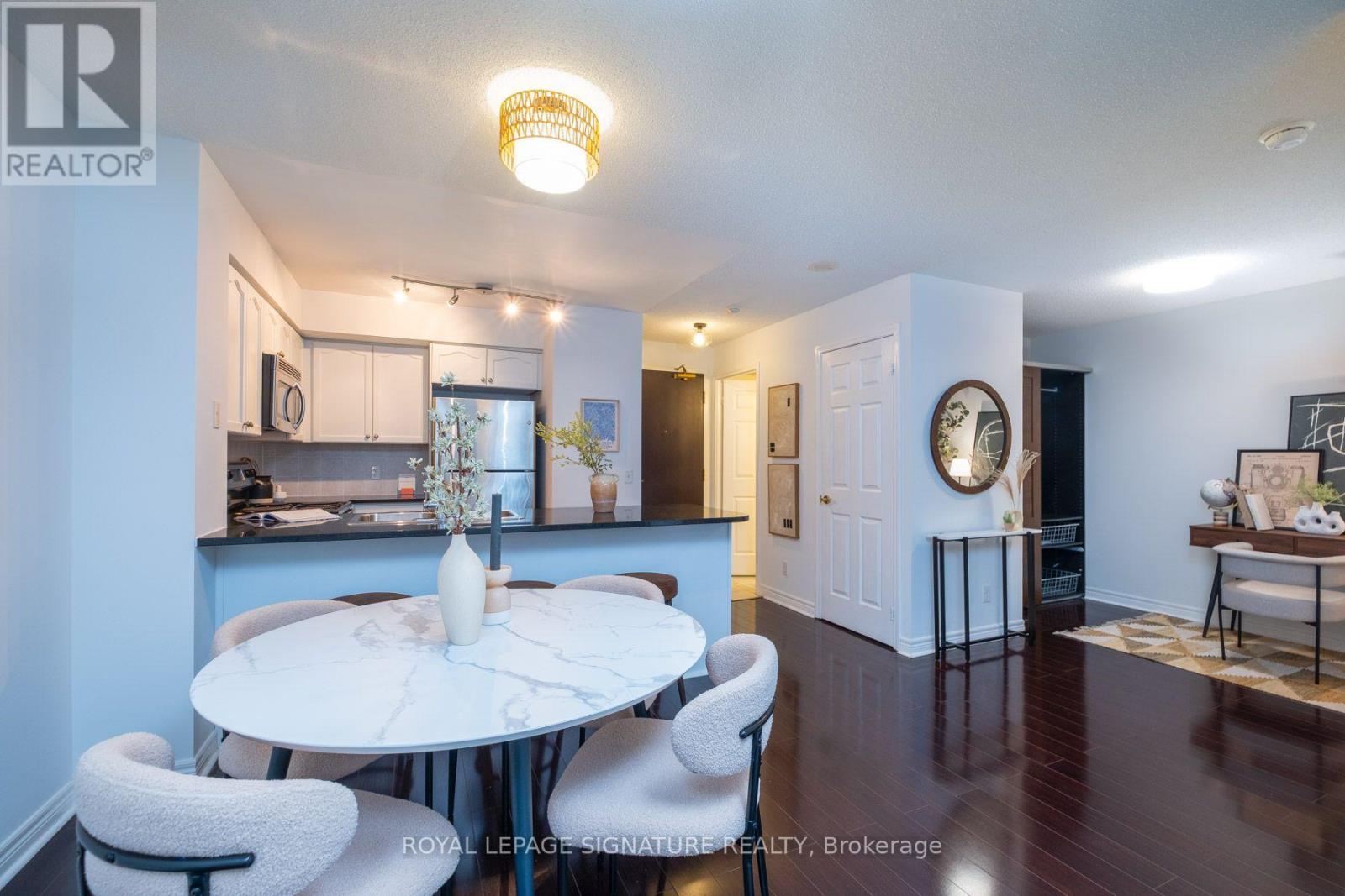 Photo of PH03 - 30 GRAND TRUNK CRESCENT
