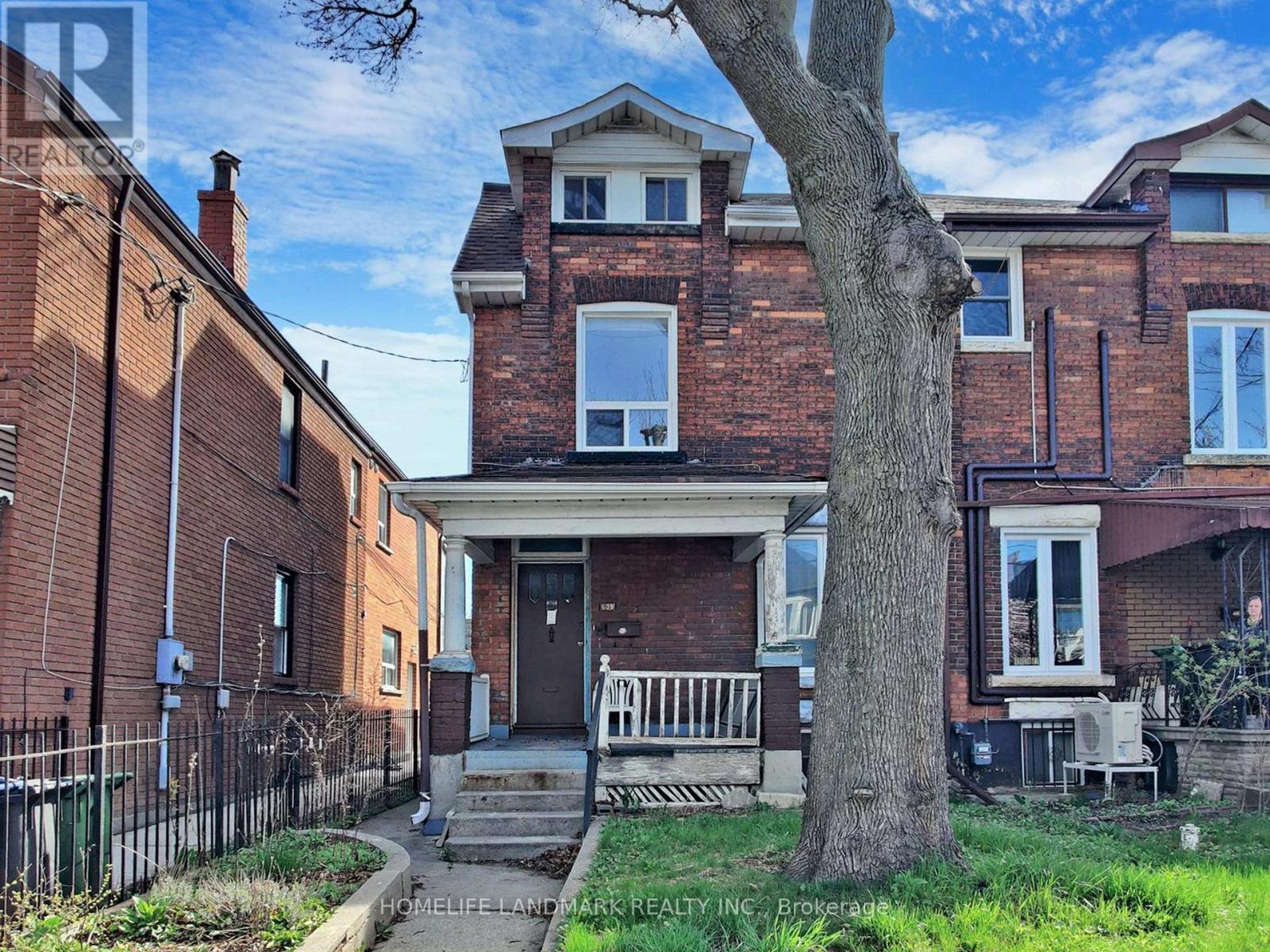 Photo of 609 Ossington Avenue