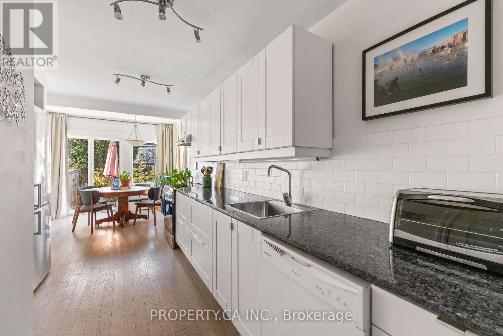 620 Crawford Street, Toronto, ON photo 6