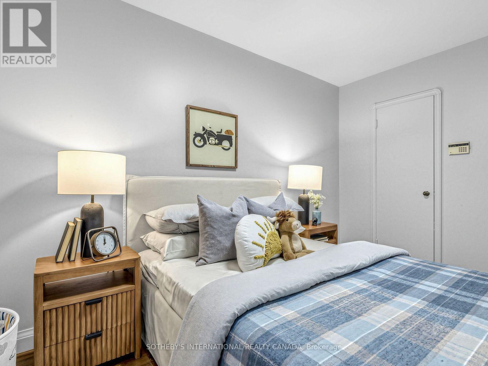 22 Thursfield Crescent, Toronto, ON photo 21