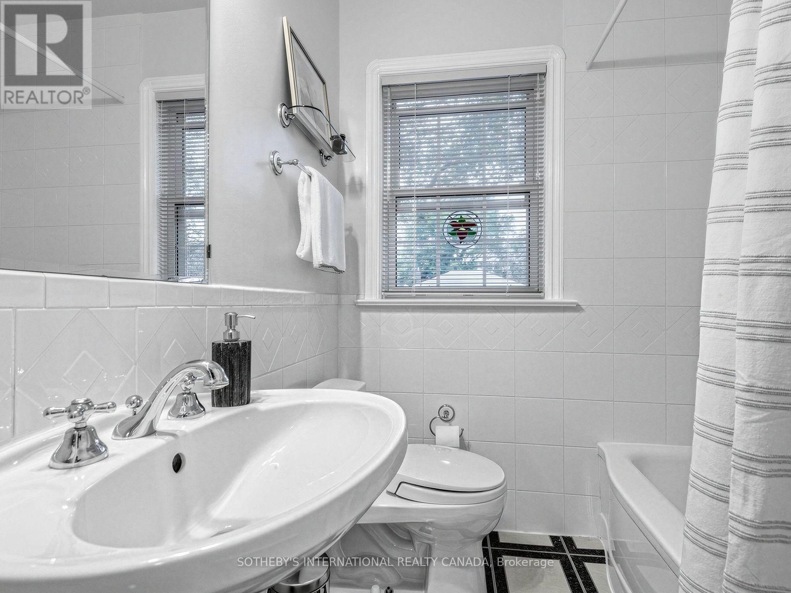 22 Thursfield Crescent, Toronto, ON photo 23