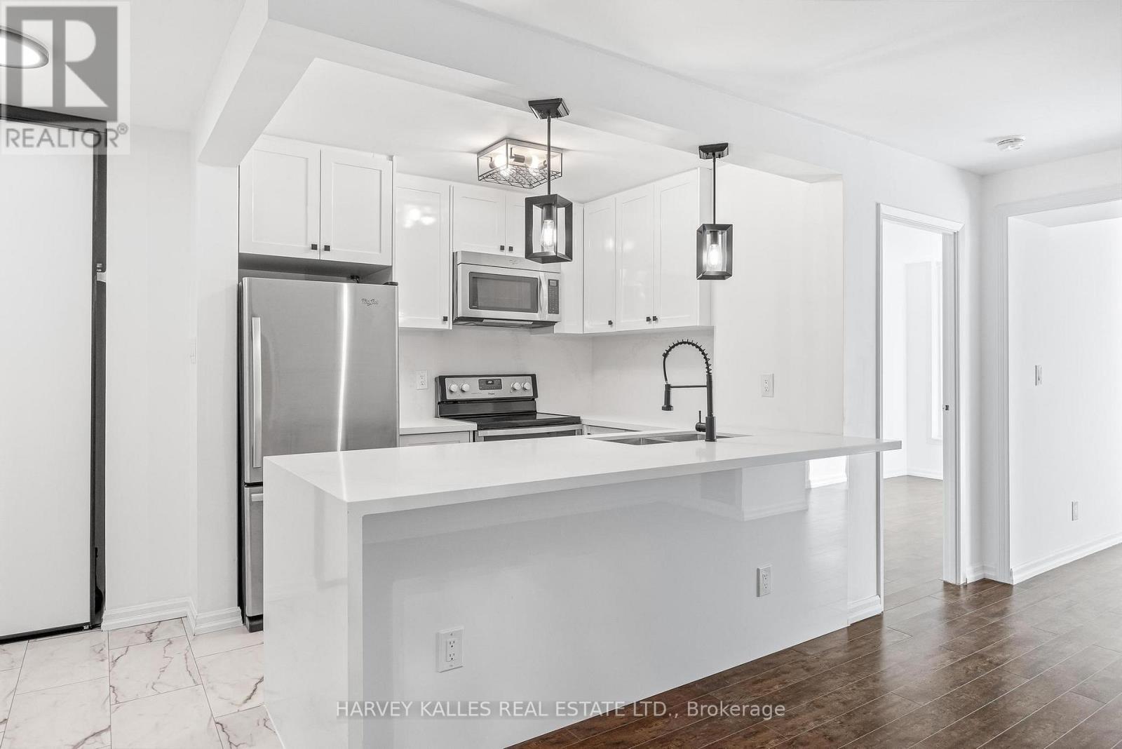 214- 222 The Esplanade, Toronto, ON photo 2