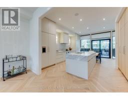 32 Evergreen Gardens, Toronto, ON M4G1C5 Photo 16