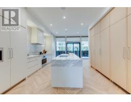 32 Evergreen Gardens, Toronto, ON M4G1C5 Photo 18