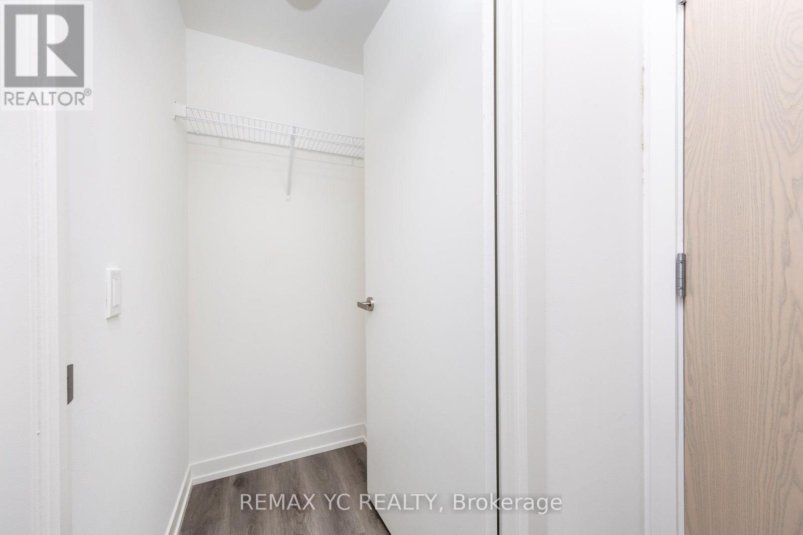 138 Downes Unit 7108 photo 3