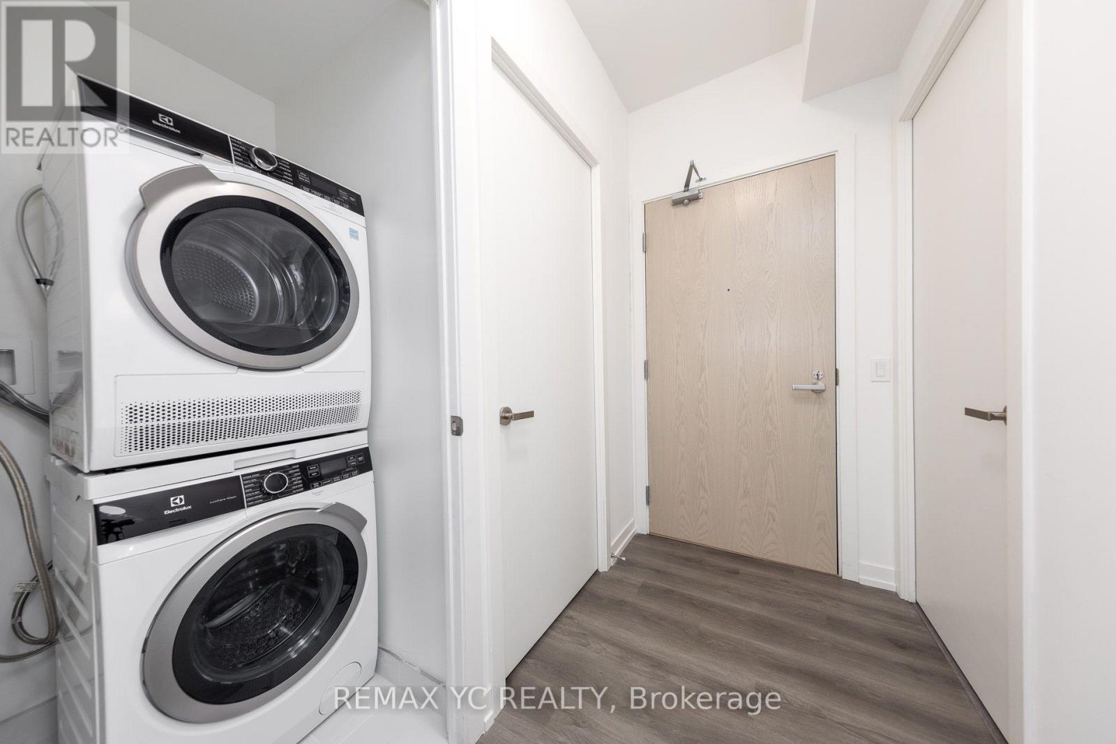 138 Downes Unit 7108 photo 4