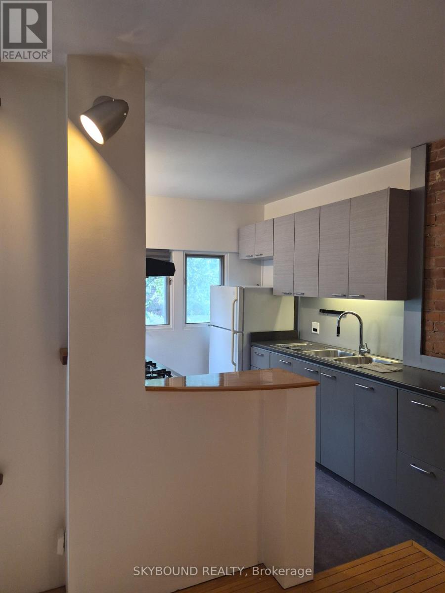 122 Arundel Unit # Upper photo 4