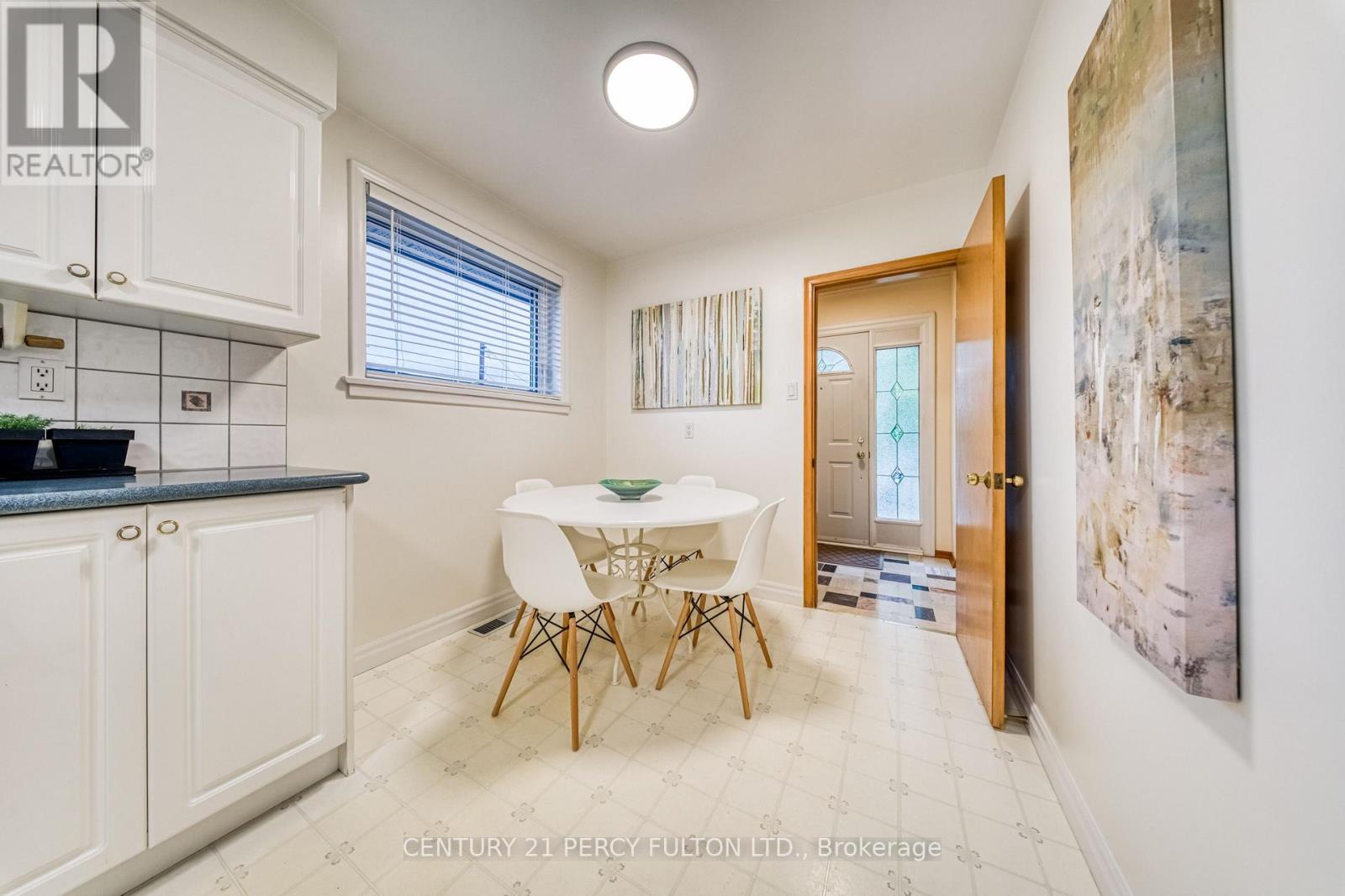 32 Bromton Drive, Toronto, ON photo 14