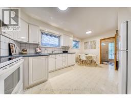 32 Bromton Drive, Toronto, ON M1P4B8 Photo 12