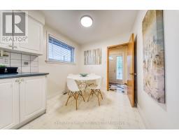 32 Bromton Drive, Toronto, ON M1P4B8 Photo 14