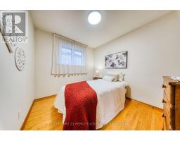 32 Bromton Drive, Toronto, ON M1P4B8 Photo 18