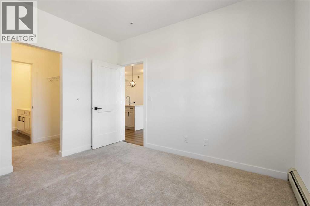 2205, 55 Lucas Way NW photo 11
