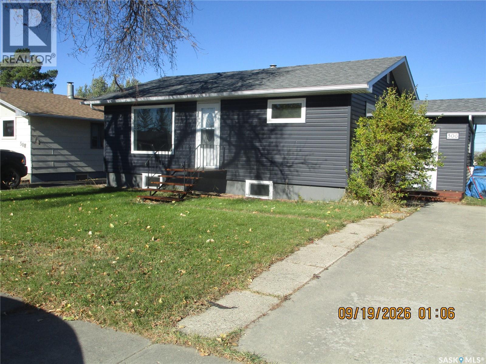 506 6TH AVENUE W, Assiniboia