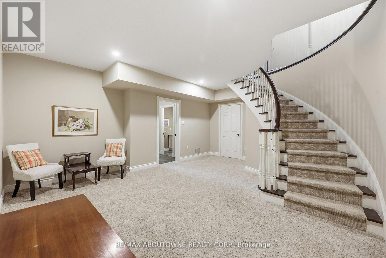 437 CAIRNCROFT ROAD - 39
