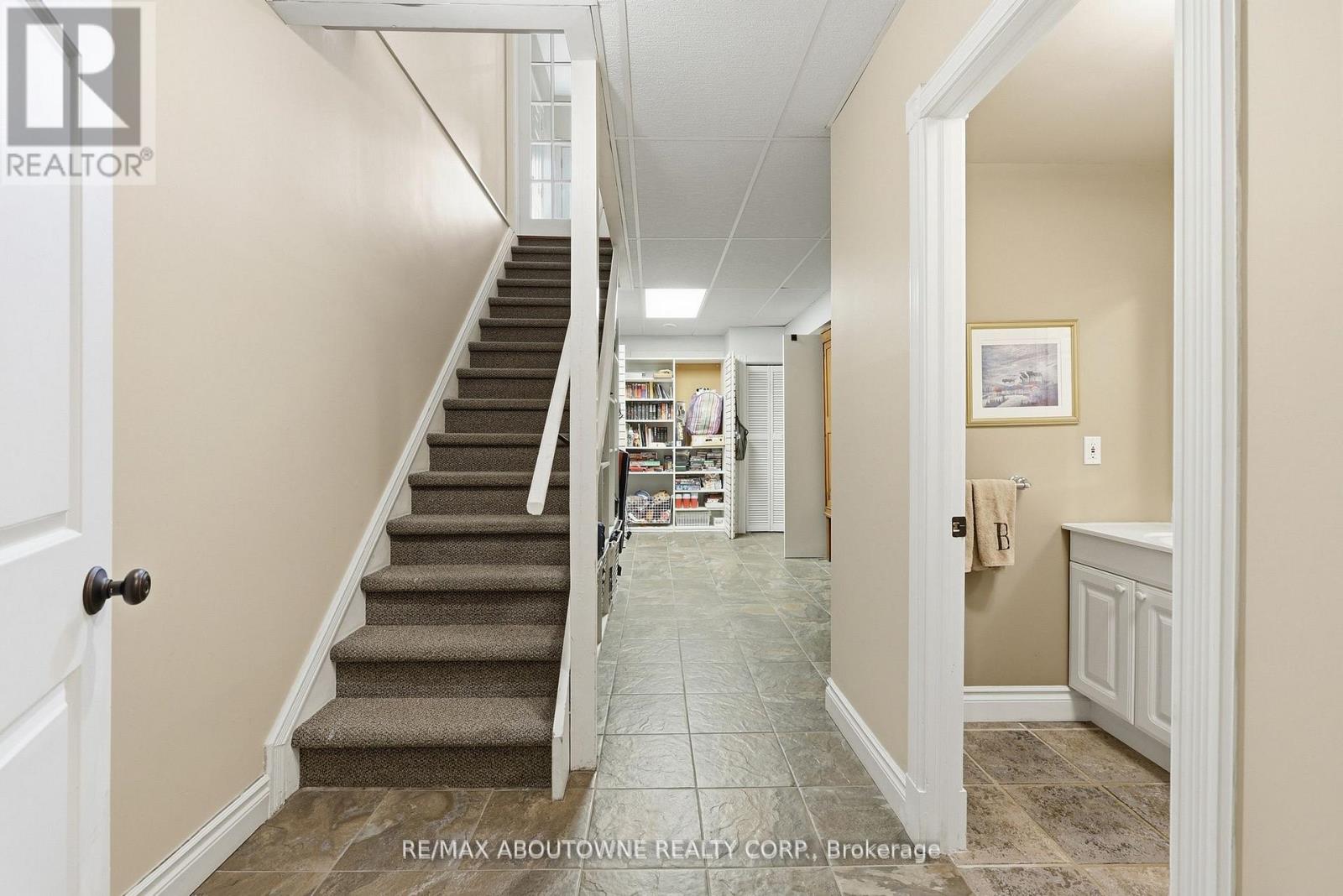 437 CAIRNCROFT ROAD - 43