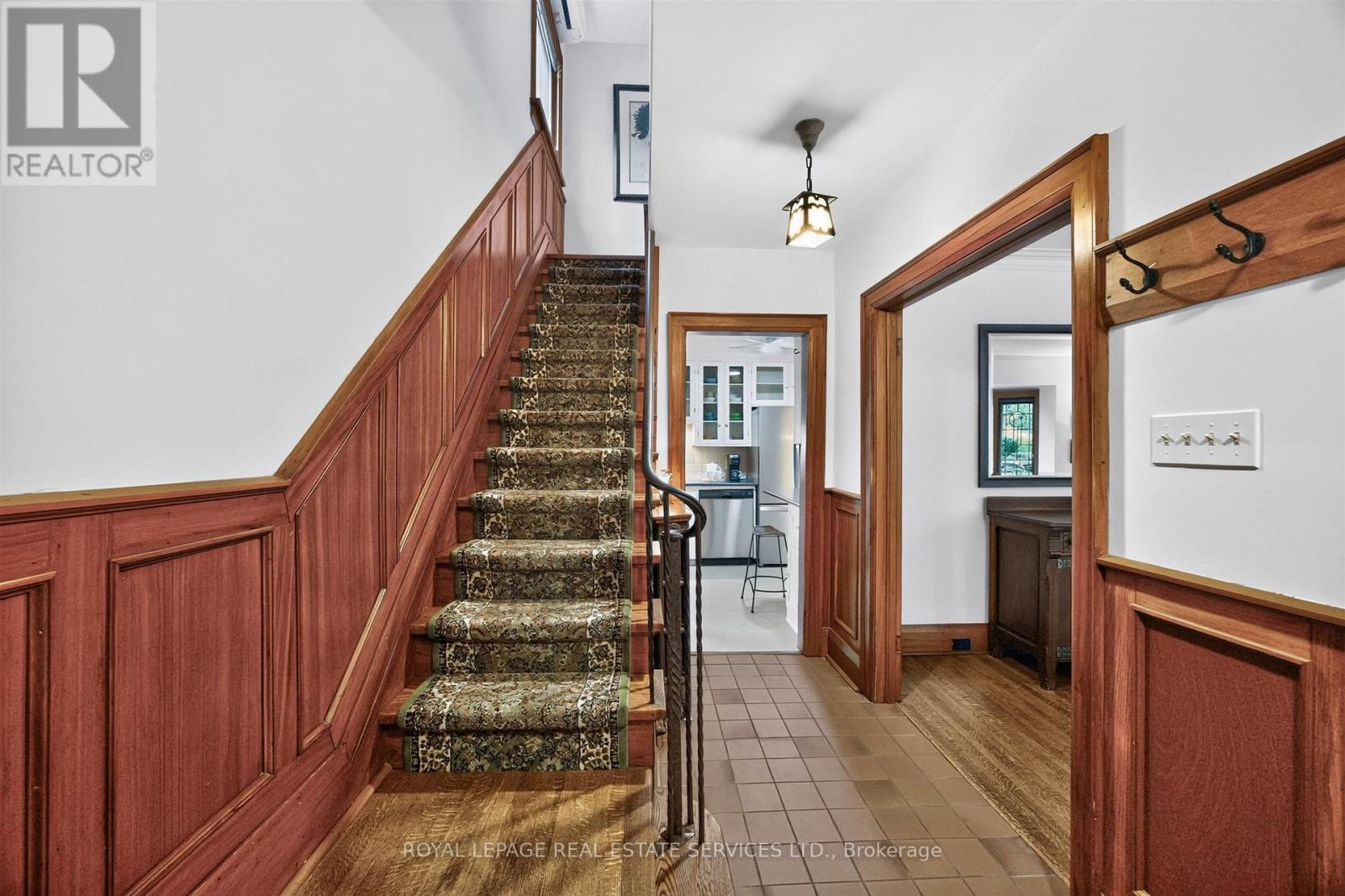 27 Verbena Avenue, Toronto, ON photo 12
