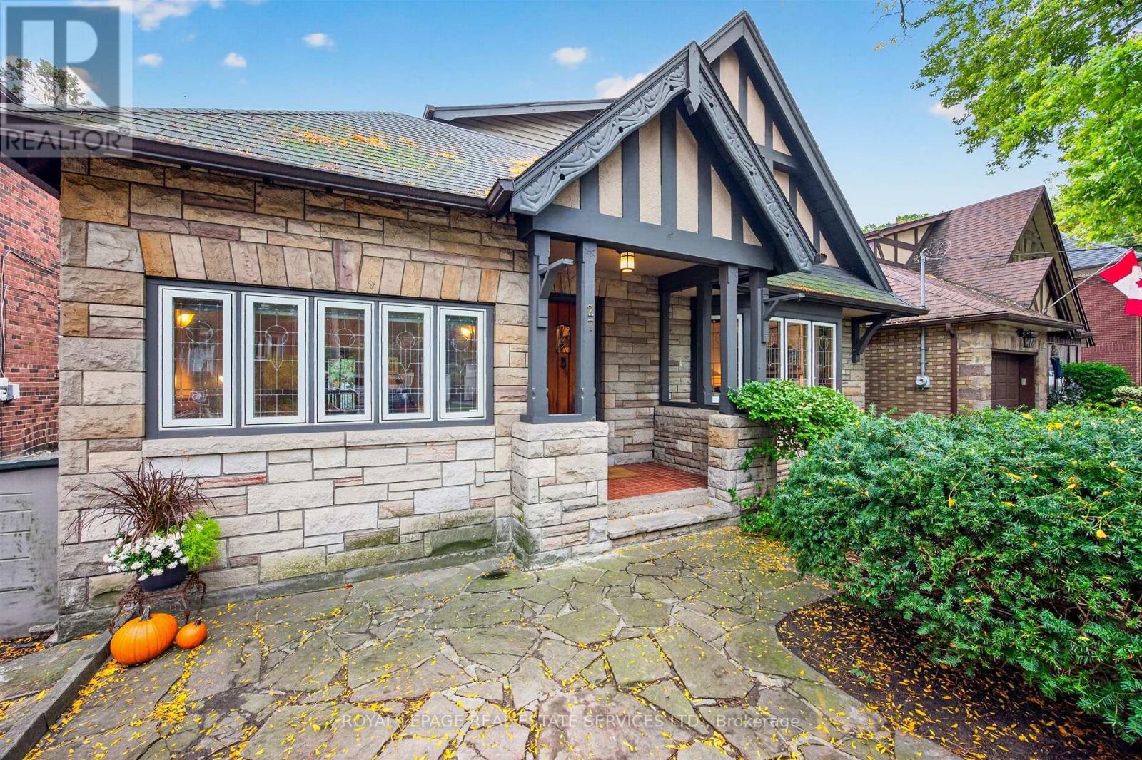27 Verbena Avenue, Toronto, ON photo 38