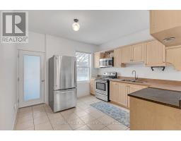 Kitchen - 1383 Lansdowne Avenue, Toronto, ON M6H3Z9 Photo 9