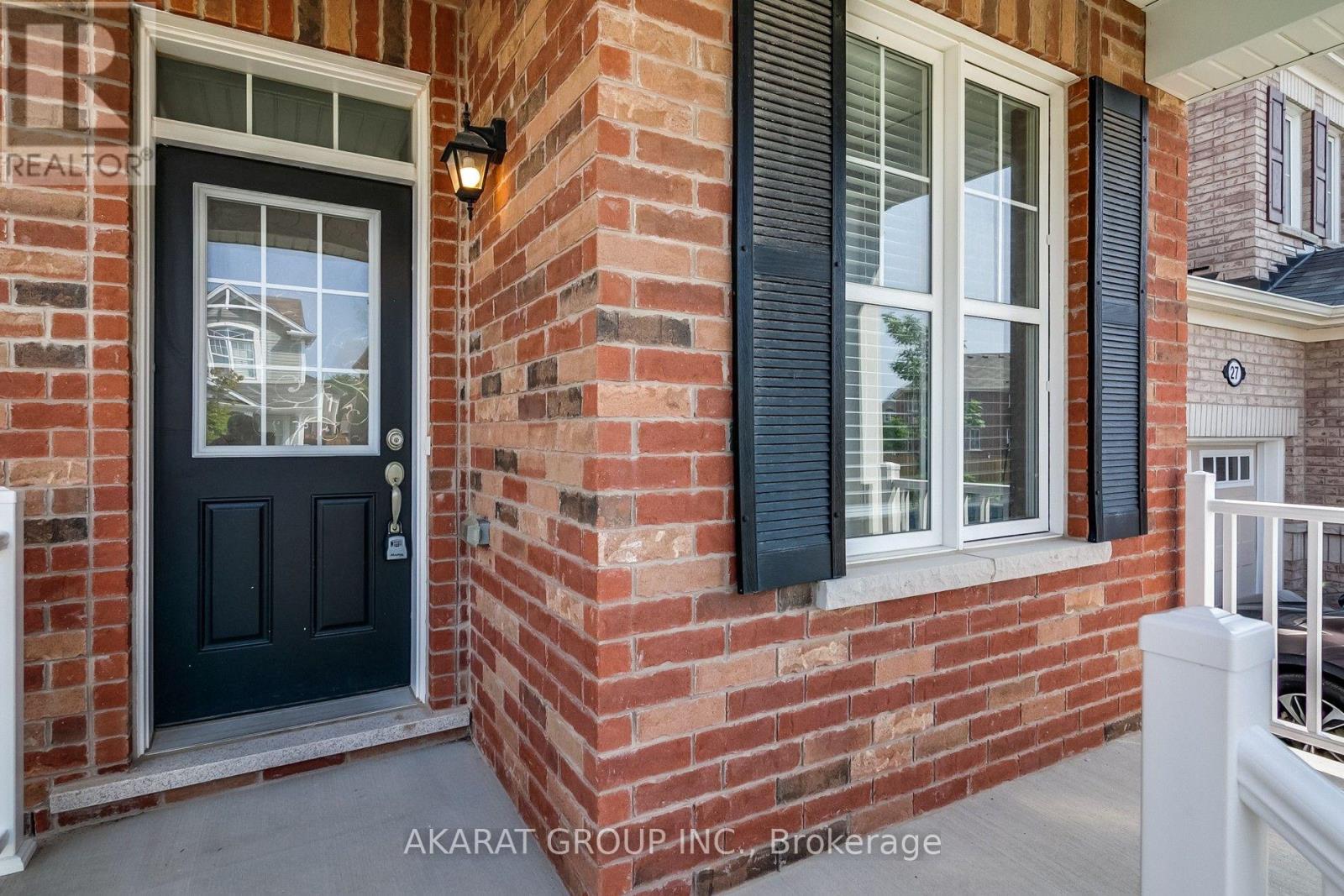 31 PICKETT PLACE — photo 2