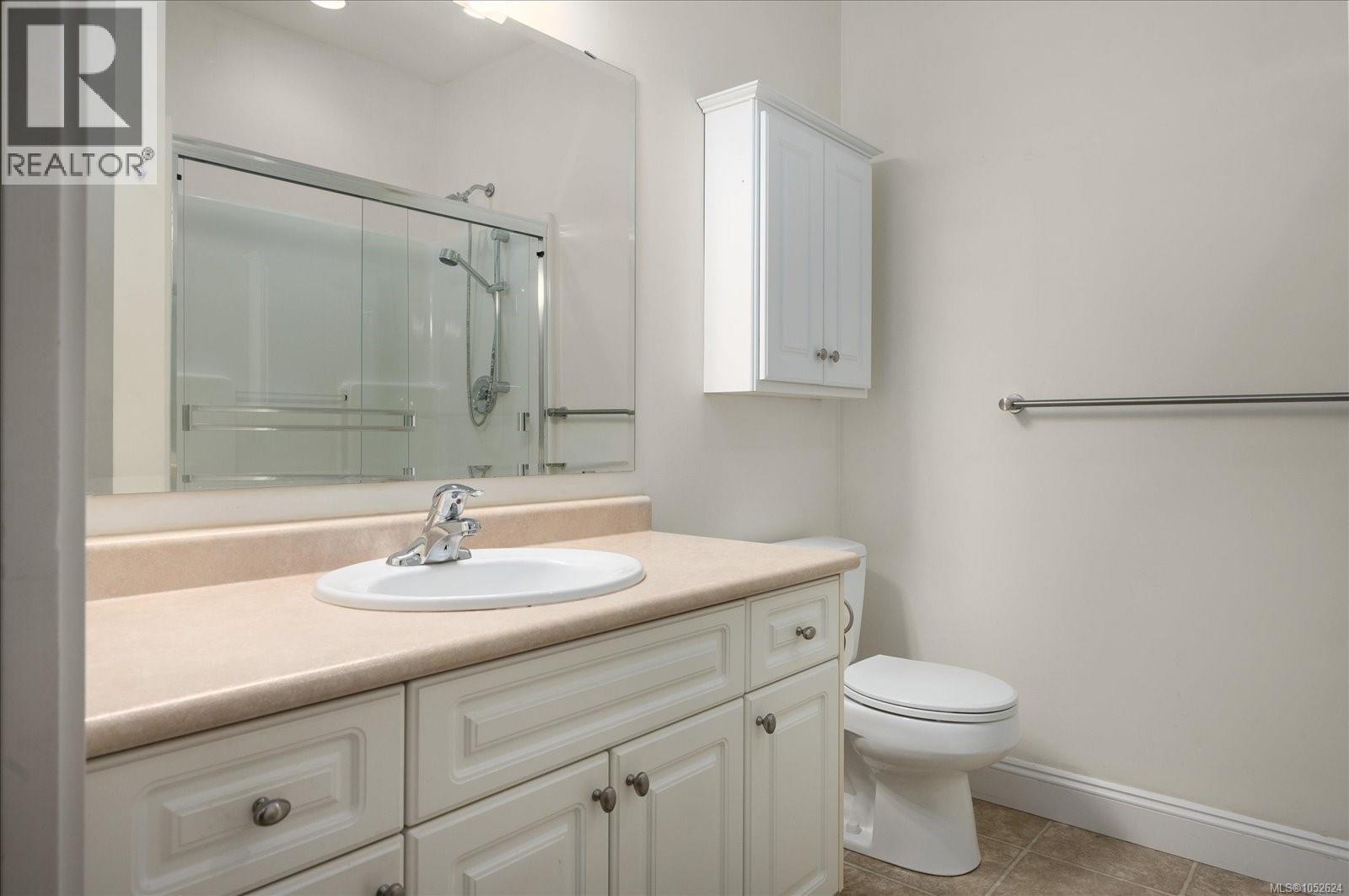 #31 3110 Cook St - 21
