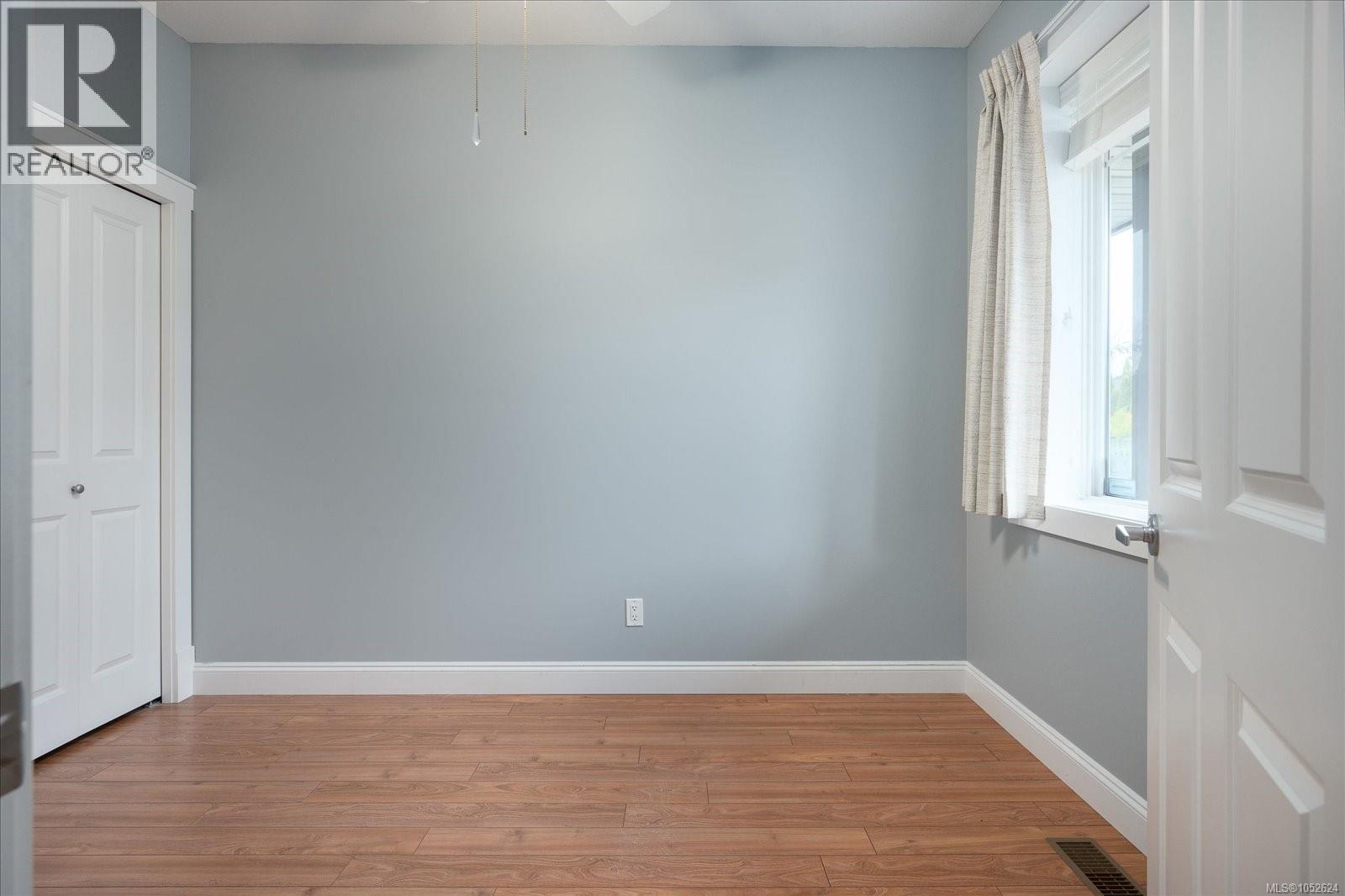#31 3110 Cook St - 23