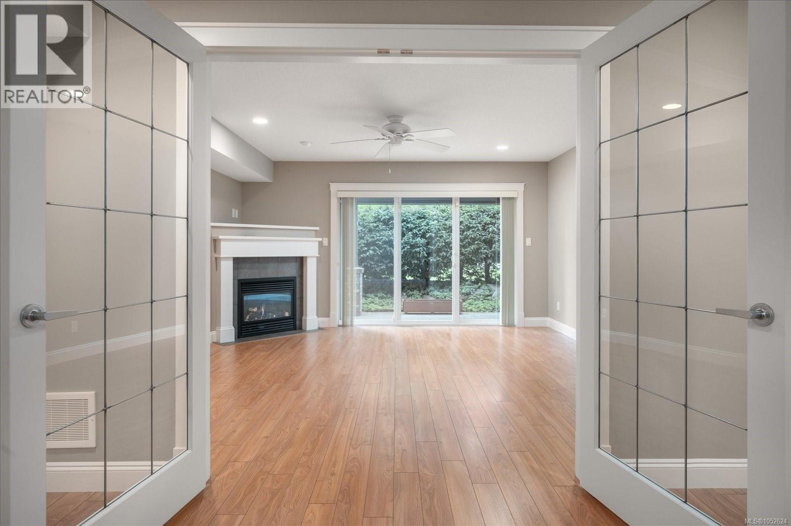 #31 3110 Cook St - 28