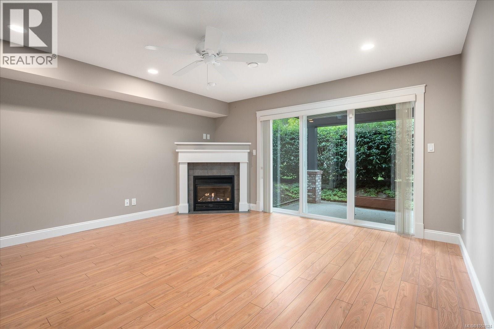 #31 3110 Cook St - 29