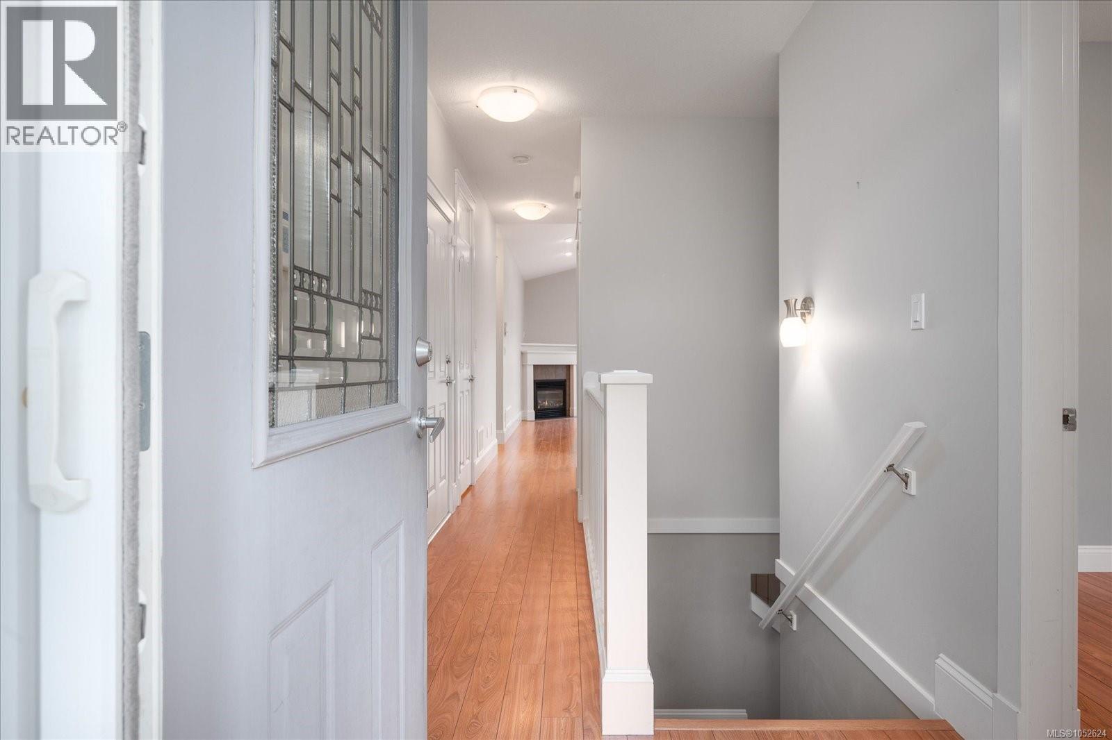 #31 3110 Cook St - 4