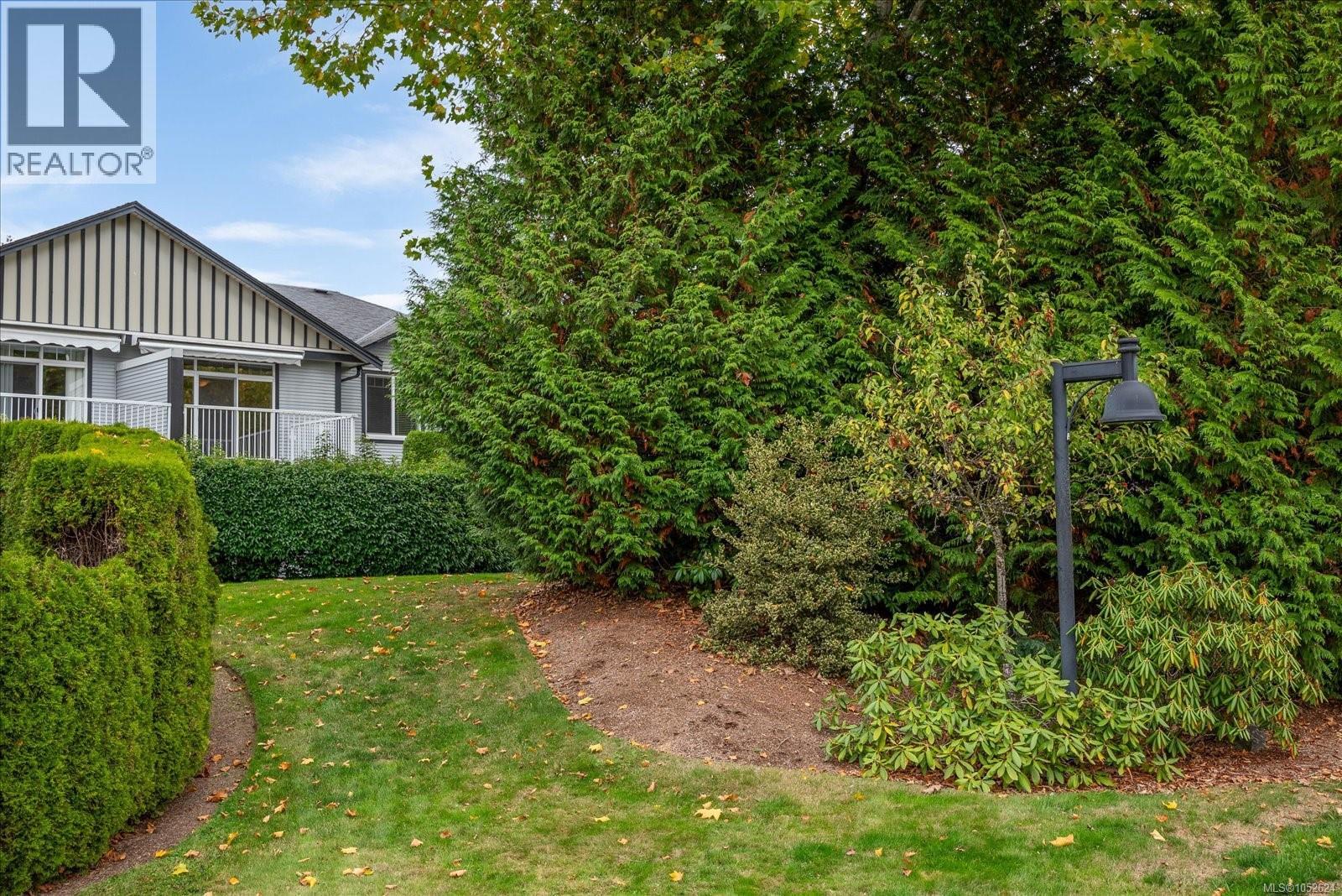 #31 3110 Cook St - 41