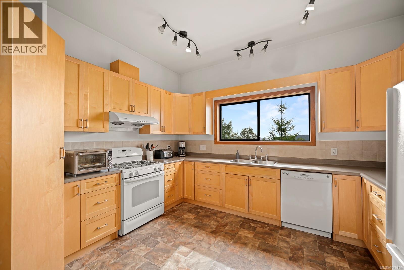 1466 Norton Dr - 6