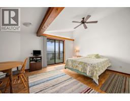 Dining nook - 1466 Norton Dr, Cortes Island, BC V0P1Z0 Photo 17