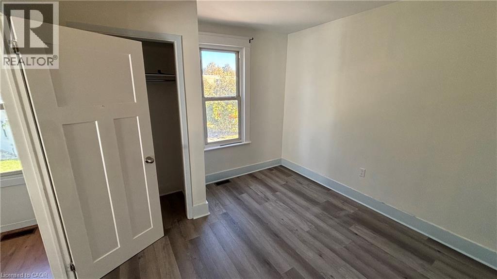 152 KENT Street N - 18