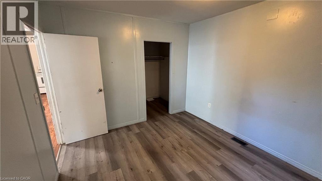 152 KENT Street N - 8