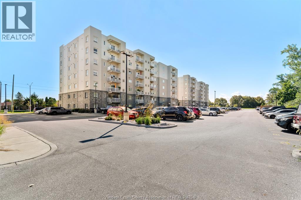 1611 BANWELL Unit 510 photo 2