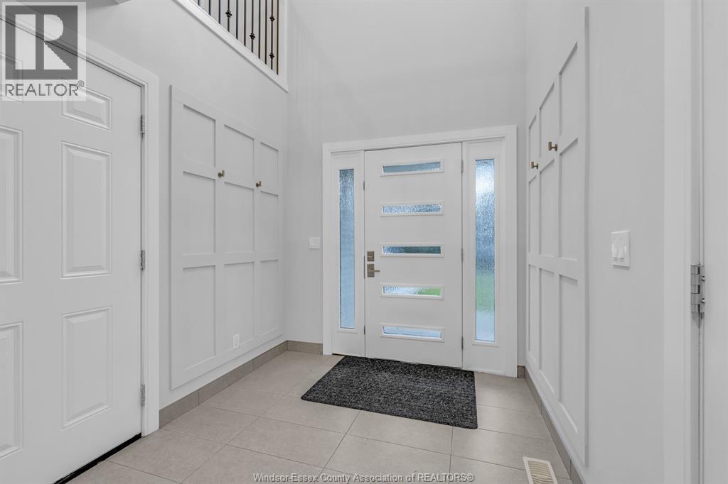 1565 GLADSTONE AVENUE - 10