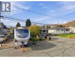 1239 10th Street, Kamloops, BC V2B3A9 Photo 24