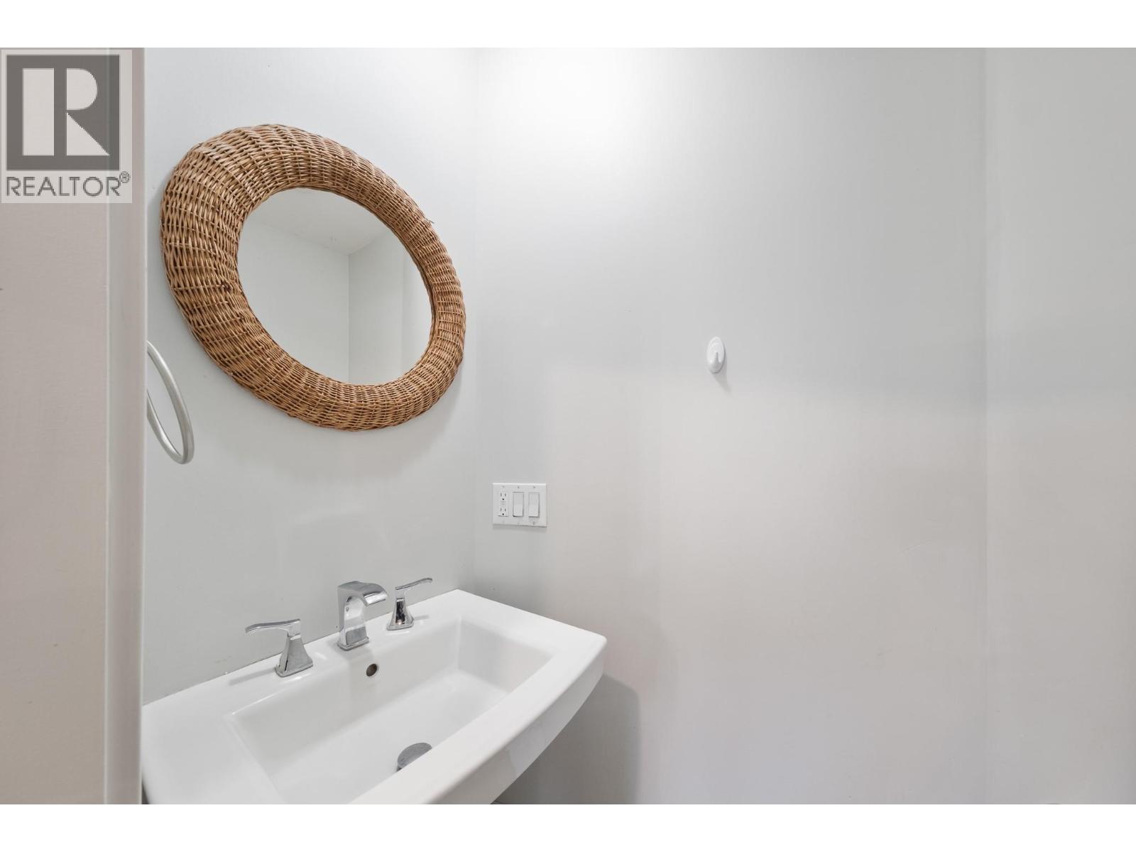 1042 Wintergreen Drive, Kelowna