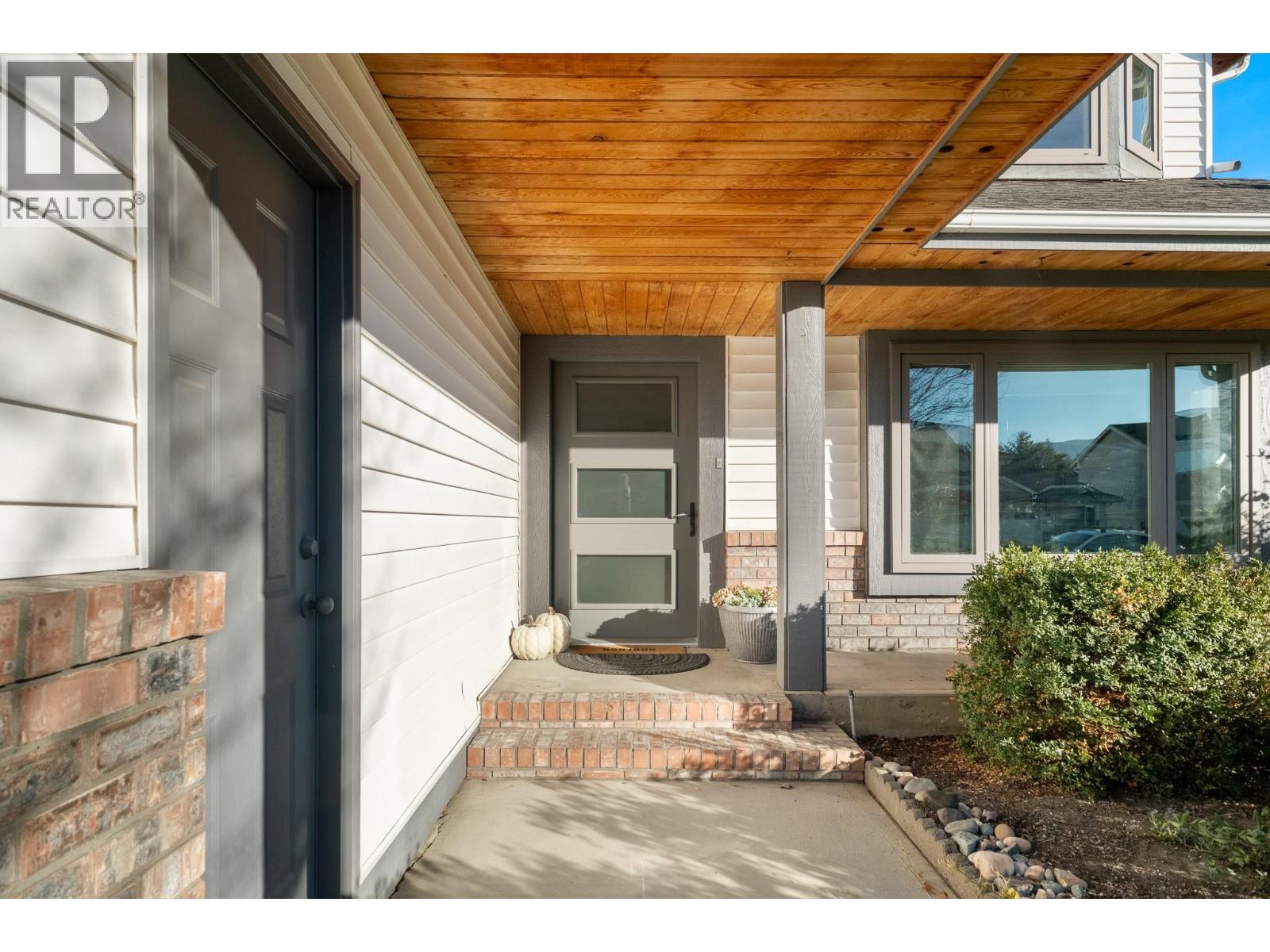 1042 Wintergreen Drive, Kelowna