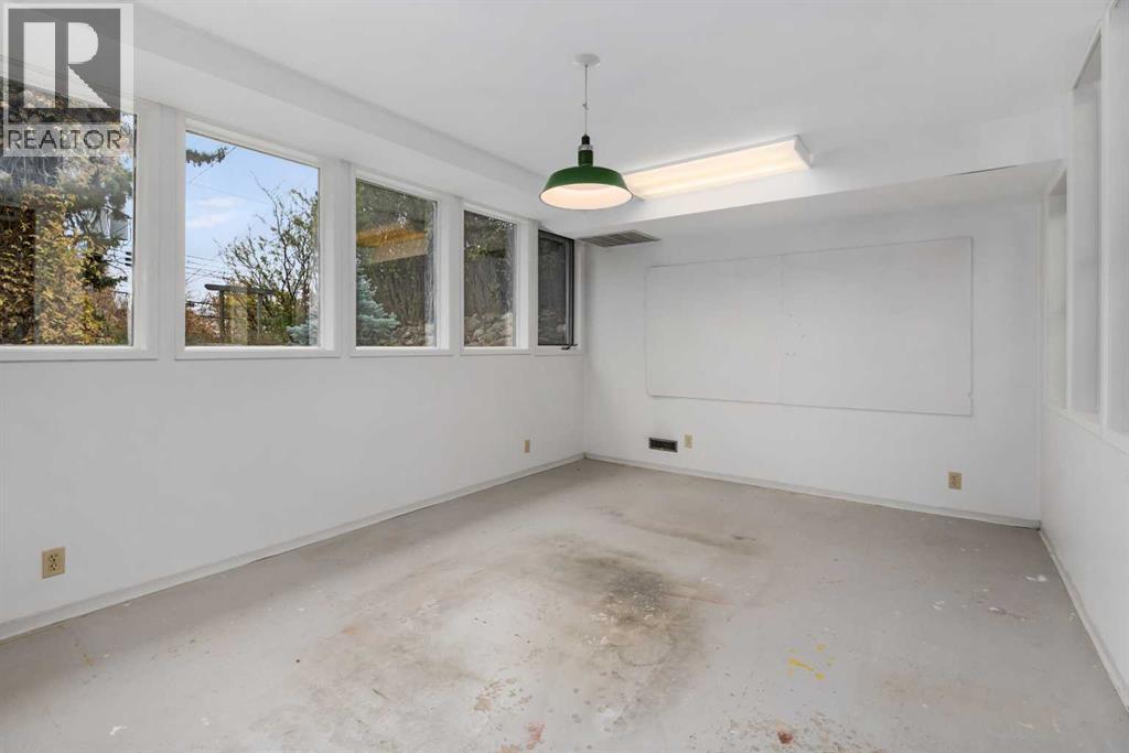 1818 18A Street SW photo 43