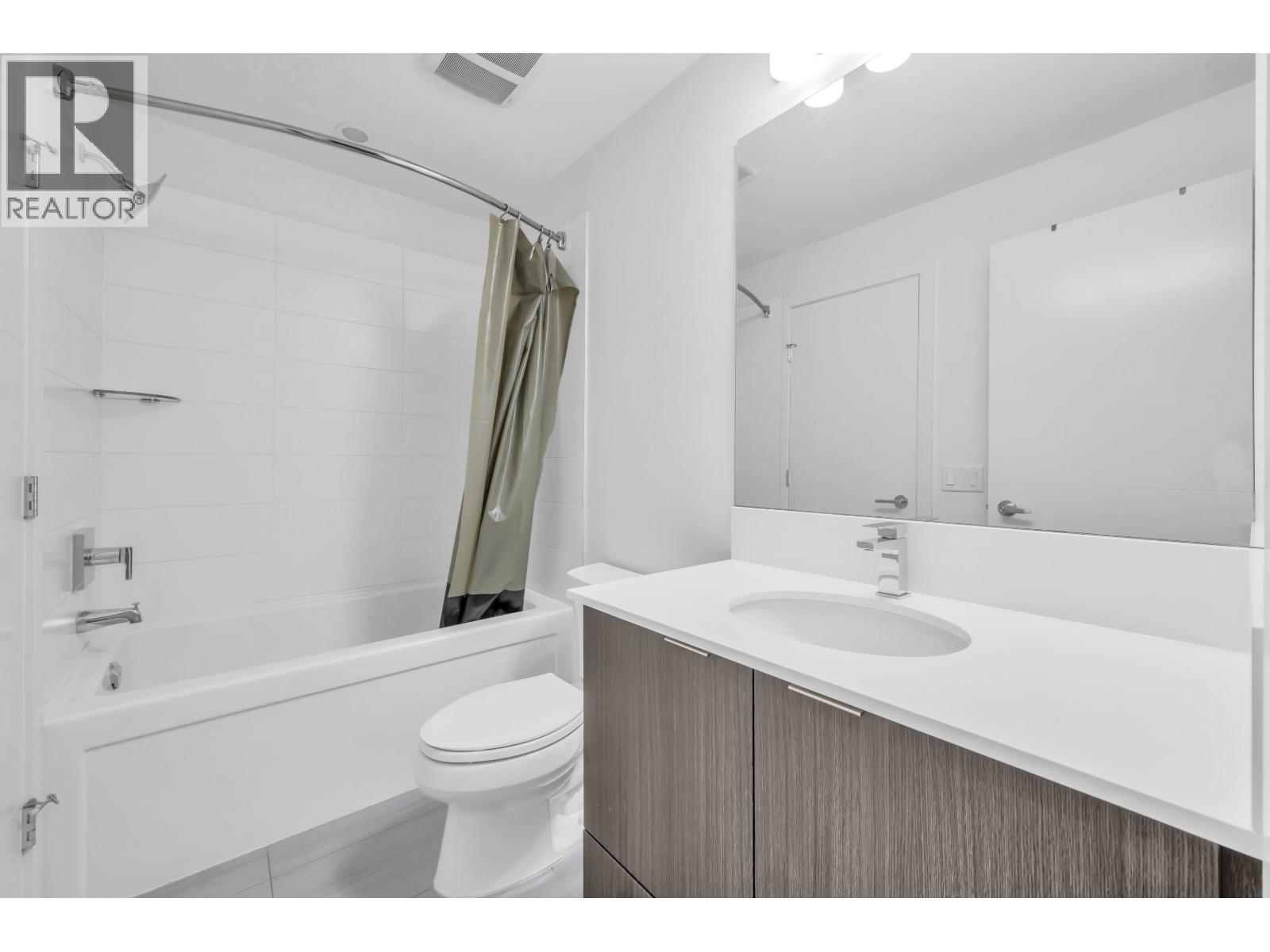 Photo of 226 723 W 3RD STREET 36