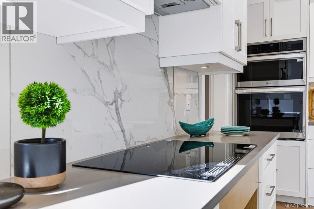  3861 Olympian Way, Langford
