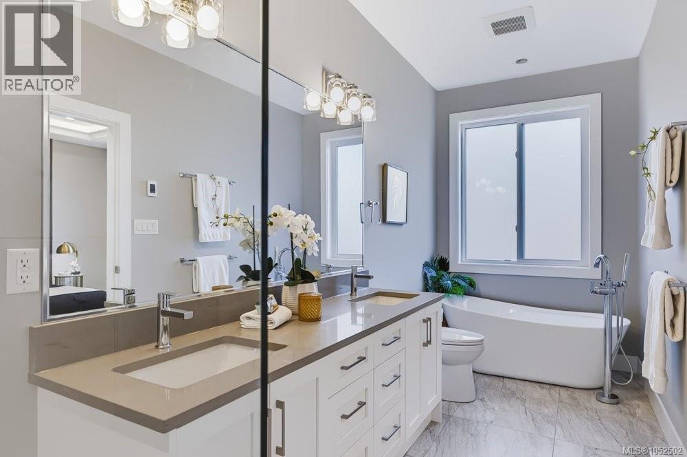  3861 Olympian Way, Langford