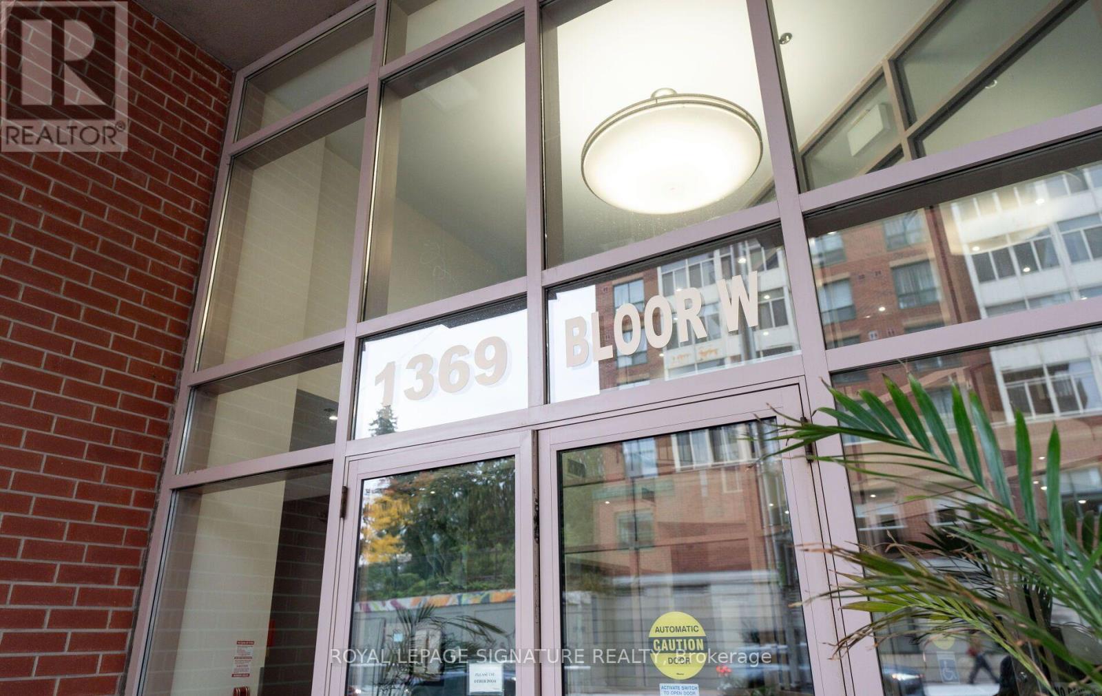604- 1369 Bloor Street West, Toronto, ON photo 2