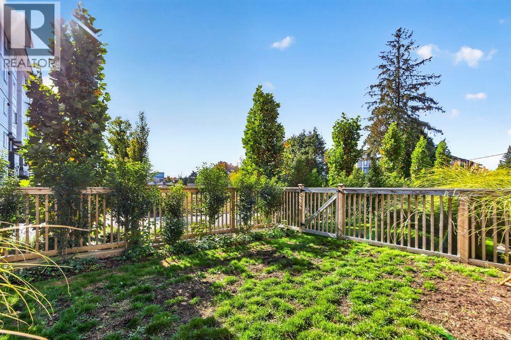 Photo of 107 22562 121 AVENUE 23