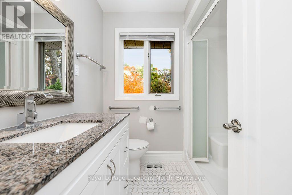 9 Vine Crescent, Barrie photo 20